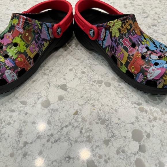 Crocs Classic Jon Burgerman all over print w/9 m/7 - Picture 5 of 8